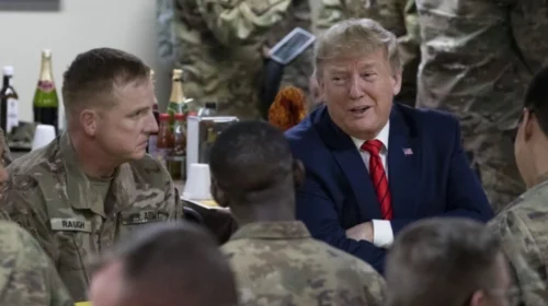 Mes negociatave dhe pushtimit tokësor – Trump shqyrton dërgimin e 10 mijë ushtarëve shtesë në Lindjen e Mesme
