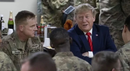 Mes negociatave dhe pushtimit tokësor – Trump shqyrton dërgimin e 10 mijë ushtarëve shtesë në Lindjen e Mesme