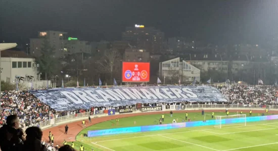 “Dardanët” ndezin “Fadil Vokrrin” me koreografi madhështore