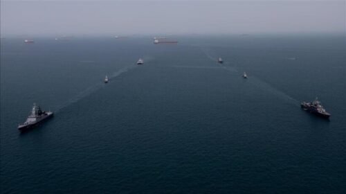 Irani shqyrton vendosjen e tarifave për anijet që kalojnë në Ngushticën e Hormuzit