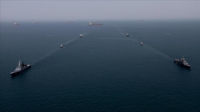 Irani shqyrton vendosjen e tarifave për anijet që kalojnë në Ngushticën e Hormuzit