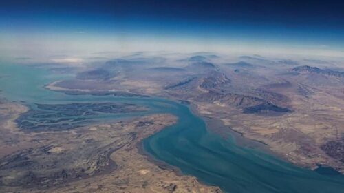 Islamabadi: Irani pranon të lejojë edhe 20 anije të tjera me flamur pakistanez të kalojnë në Ngushticën e Hormuzit