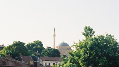 Krerët e Maqedonisë së Veriut urojnë Fitër Bajramin