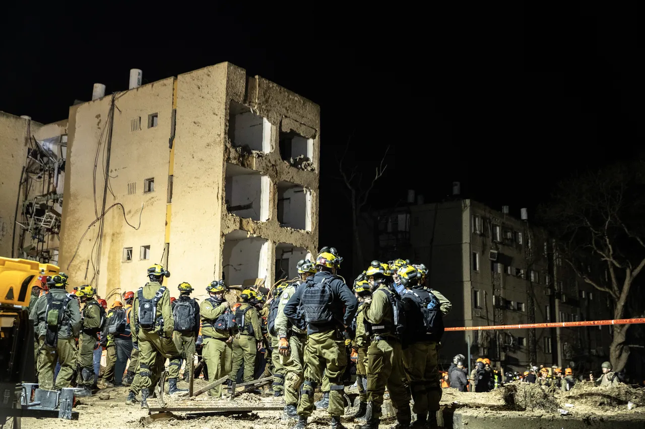 Të paktën 6 të vdekur dhe 175 të plagosur pas sulmit iranian me raketë në qytetin jugor izraelit