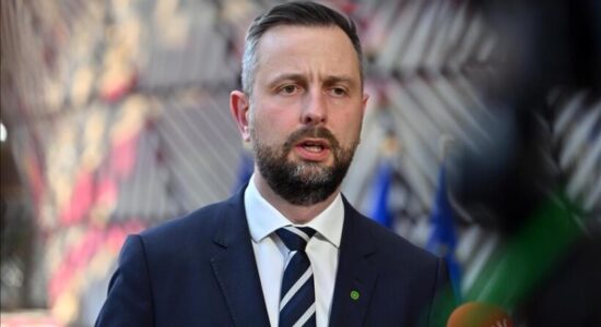 Polonia paralajmëron për vonesa në armët amerikane për Evropën teksa rriten tensionet në Lindjen e Mesme