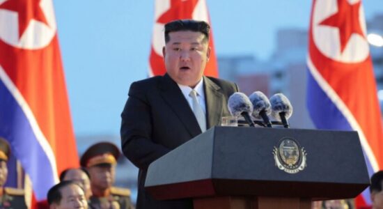 Kim Jong Un: Lufta e SHBA me Iranin tregon se Koreja e Veriut ka nevojë për armë bërthamore