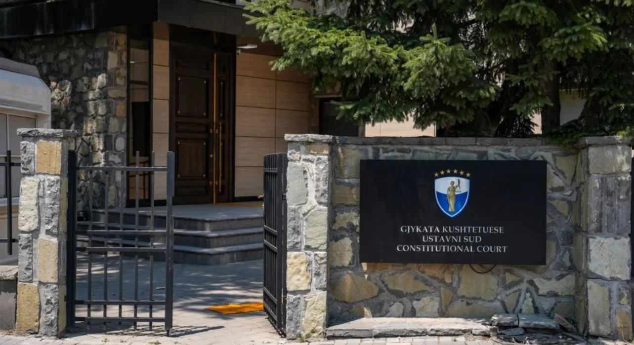 Ngërçi në Kosovë, Vetëvendosja dërgon në Kushtetuese dekretin e Osmanit për shpërndarjen e Kuvendit