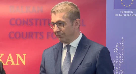 Mickoski: Qeveria nuk po e shqyrton hapjen e Kushtetutës, nuk janë përmbushur kushtet politike