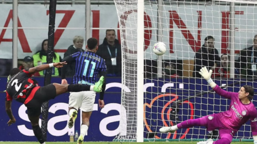 Milani triumfon në derbin ndaj Interit dhe rihap garën për titull