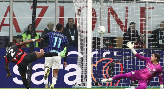 Milani triumfon në derbin ndaj Interit dhe rihap garën për titull