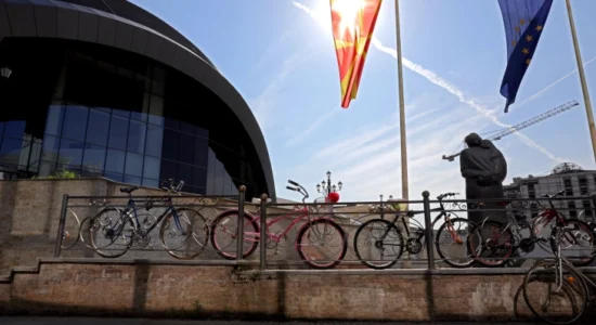 Moti me diell në mëngjes, pasdite me vranësira të ndryshueshme dhe me erë