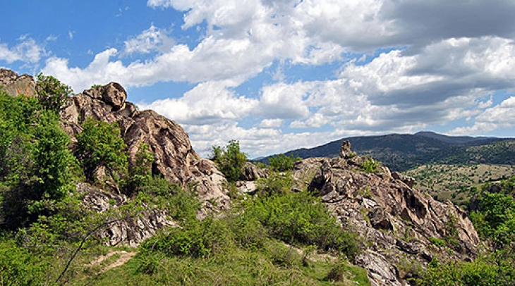 Moti do të jetë me vranësira të ndryshueshme dhe me periudha me diell