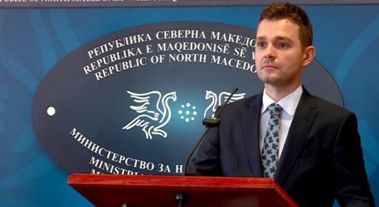 Mucunski: Edhe pse kërkuan evakuim, 14 shtetas të Maqedonisë nuk u paraqitën në Aeroportin e Dubait