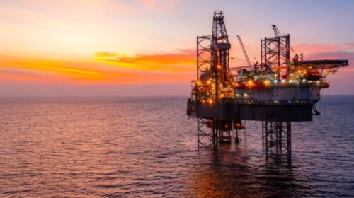 Lufta në Lindjen e Mesme/ Nafta sërish drejt çmimeve rekord, shkon në mbi 116 dollarë për fuçi