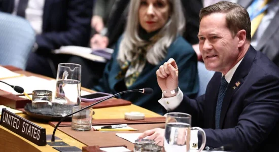 Ambasadori i OKB-së: Trump po shqyrton goditjen e qendrës së naftës në Iran