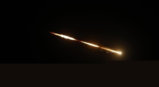 Emiratet e Bashkuara Arabe: Mbrojtja ajrore po intercepton raketat dhe dronët nga Irani