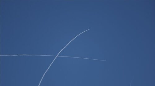 Sirena bien në Izraelin qendror ndërsa Irani nis një breshëri të re raketash