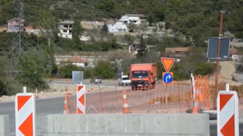 (VIDEO) Bllokohet autostrada Trebenishtë-Strugë-Qafë Thanë! Zona mbrohet nga UNESKO