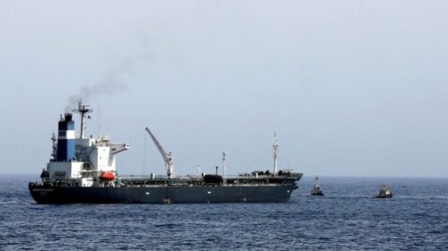 Rriten tensionet në Gjirin Persik, tankeri i naftës kuvajtiane shënjestrohet nga një sulm iranian në portin e Dubait