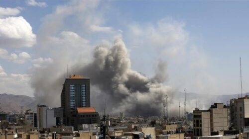 Ushtria izraelite fillon sulme “në shkallë të gjerë” ndaj kryeqytetit iranian