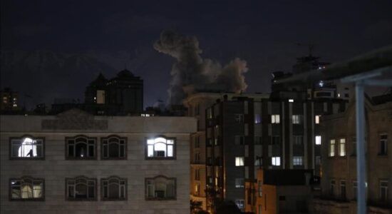 Shpërthime tronditën Teheranin dhe Karaxhin gjatë natës mes sulmeve amerikano-izraelite