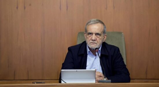 Presidenti iranian kritikon qëndrimin e BE-së, paralajmëron se “ndërhyrja” në luftë do të kishte “pasoja serioze”