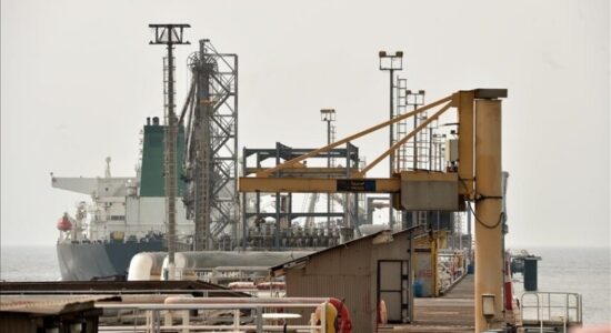 Zjarri i naftës në Iran: Cilësia e ajrit rajonal nën kërcënim