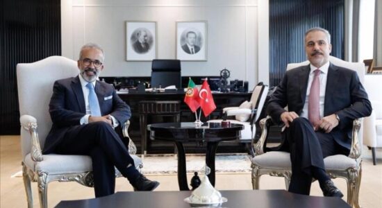 Kryediplomati turk dhe ai portugez diskutojnë zhvillimet e fundit në një telefonatë
