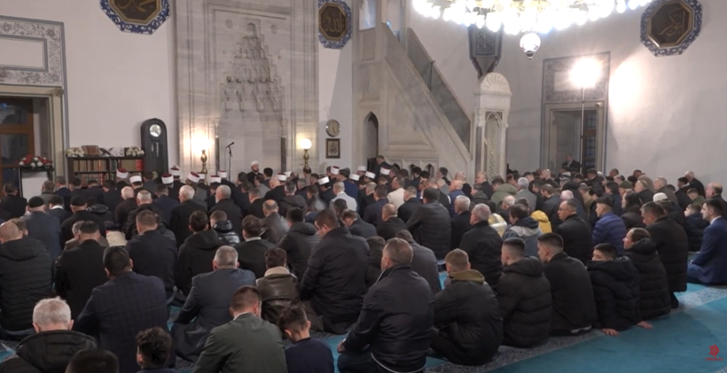 (VIDEO) Besimtarët në Maqedoninë e Veriut festojnë Bajramin