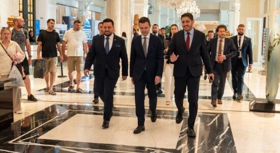 Marrëdhëniet tregtare Turqi–Maqedoni e Veriut dhe potenciali i rritjes diskutohen në Forumin e Diplomacisë në Antalaya