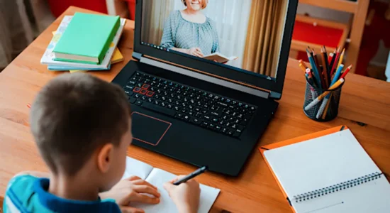 (VIDEO) Hulumtim, rezultatet e dobëta të nxënësve pasojë e metodës së mësimit