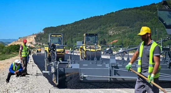 Nikolloski: Janë siguruar mjete shtesë për përfundimin e autostradës Kërçovë-Ohër