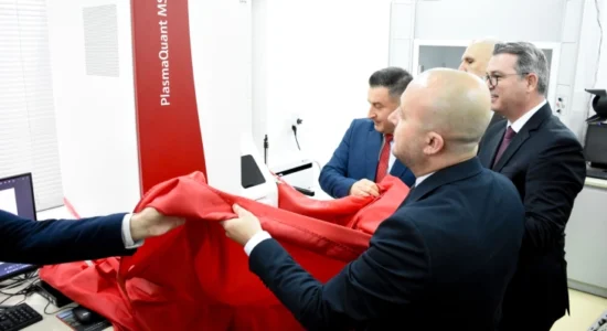 Në Universitetin e Tetovës u përurua pajisja laboratorike për analiza të cilësisë dhe sigurisë së ushqimit