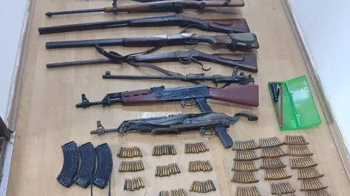 Policia e Kosovës sekuestroi armë e municione në Zubin Potok
