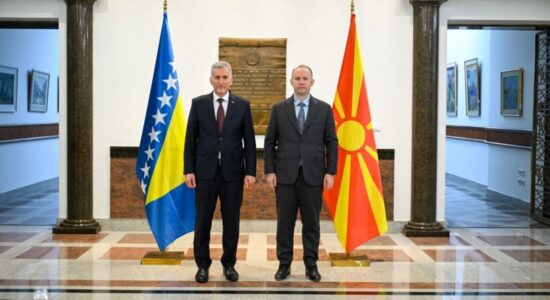 Gashi pret homologun nga Bosnja, në fokus bashkëpunimi dhe integrimi në BE