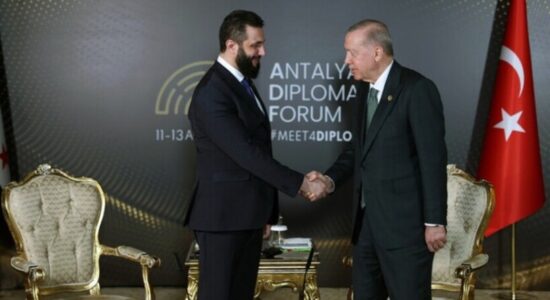 Presidenti turk takohet me homologun sirian në kuadër të Forumit të Diplomacisë në Antalya