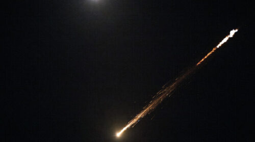 Emiratet e Bashkuara Arabe interceptojnë 14 raketa dhe 19 dronë nga Irani