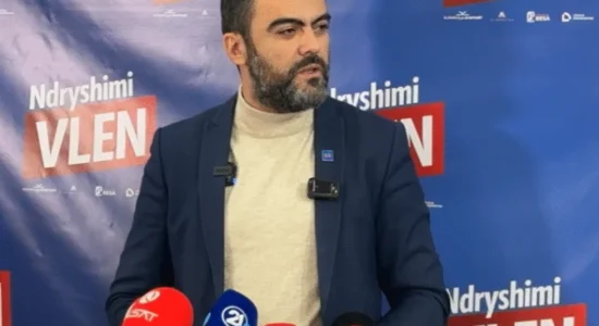 Zv/ministri i Arsimit, Sulejmani studentëve: Keni të drejt të protestoni, kujdes nga opozita pa busull dhe argatët e saj!