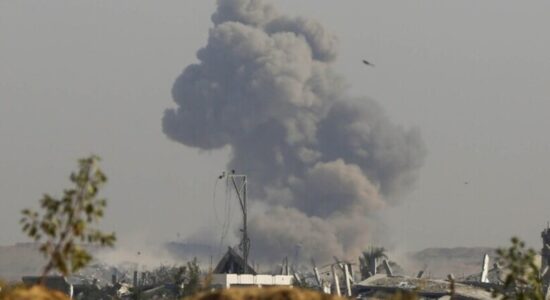 Të paktën 6 të vrarë në sulmin e fundit ajror izraelit në kampin e refugjatëve në Gaza