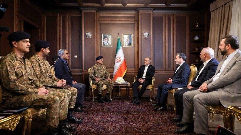 Pakistani pret “zhvillim pozitiv së shpejti” mbi Ngushticën e Hormuzit pas telefonatës së shefit të ushtrisë me Trumpin