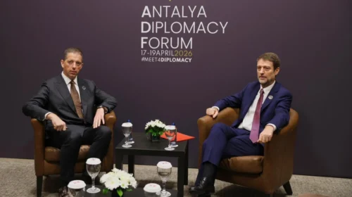 Hoxha-Gjuriq me “qëndrime thelbësisht të ndryshme për Kosovën”, Shqipëria hap konsullatë në Bujanoc