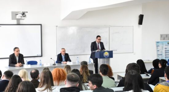 Në Universitetin e Tetovës u organizua punëtori për parandalimin e delikuencës