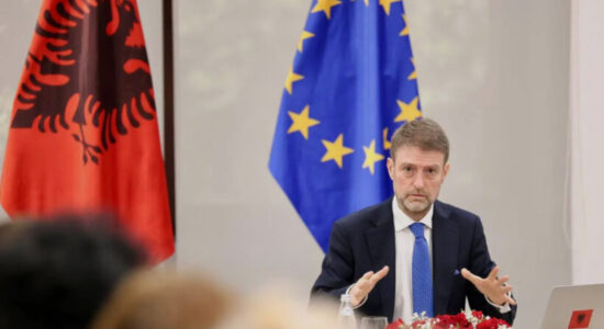 Kryediplomati i Shqipërisë Hoxha: Synojmë ta rrisim gjithmonë bashkëpunimin me Turqinë