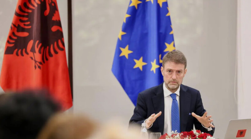 Kryediplomati i Shqipërisë Hoxha  Synojmë ta rrisim gjithmonë bashkëpunimin me Turqinë