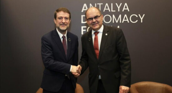 Ministri i jashtëm Hoxha: Shqipëria mbështet fuqishëm sovranitetin dhe integritetin territorial të Bosnjë e Hercegovinës