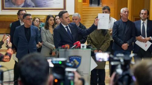 Lumir Abdixhiku tregon 15 nënshkrimet e LDK-së për Vjosa Osmanin