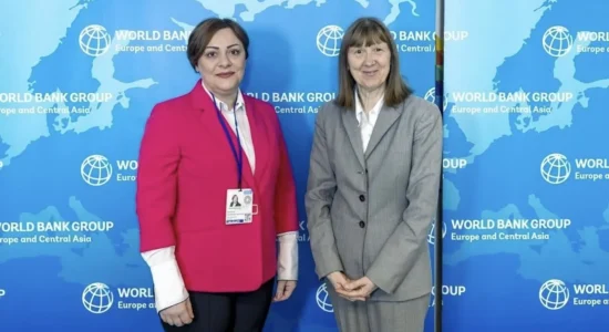 Dimitrieska-Koçoska takohet me përfaqësuesit e Bankës Botërore: Konfirmohet përkrahja për reformat dhe prioritetet zhvillimore të vendit