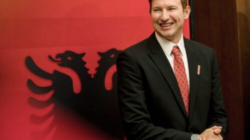 Denion Meidani: Burrat e shtetit mendojnë për brezin e ardhshëm, jo për politikë ditore