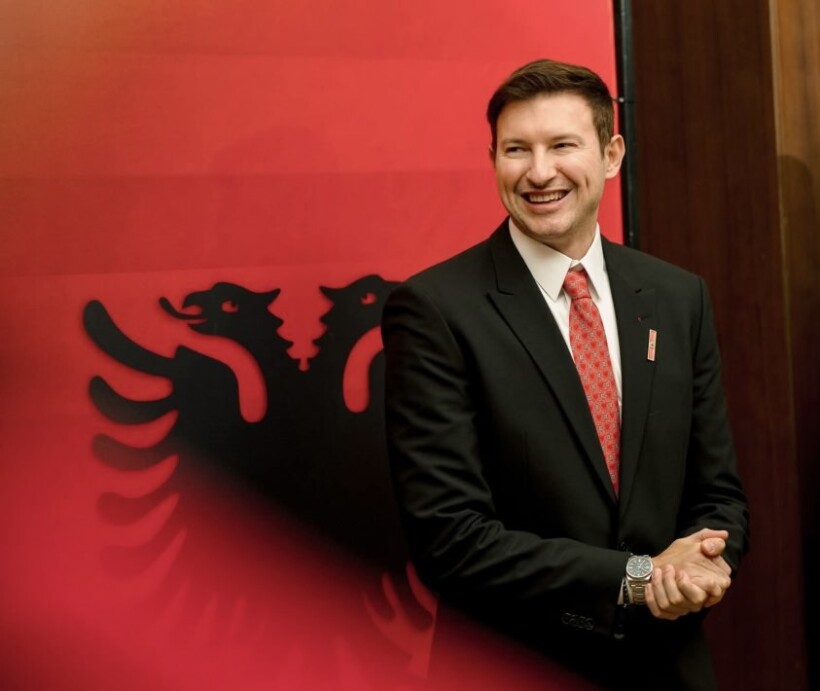 Denion Meidani  Burrat e shtetit mendojnë për brezin e ardhshëm  jo për politikë ditore