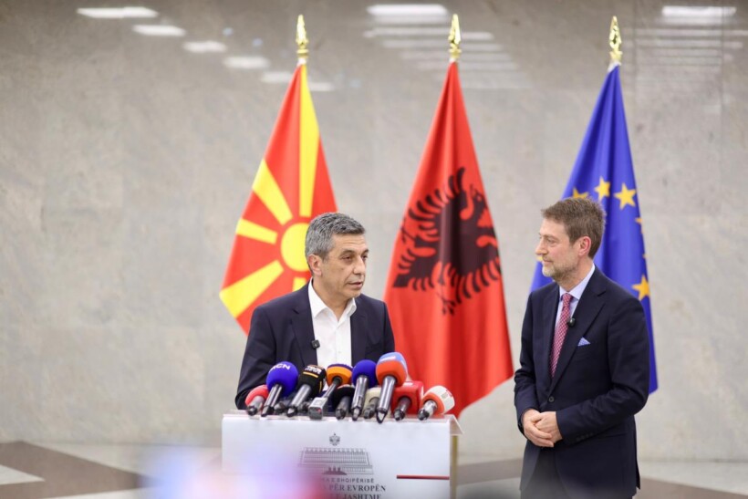 (VIDEO) Hoxha: S’ka tymnajë që na ndan, Mexhiti: Edhe mes vëllezërve mund të ketë keqkuptime